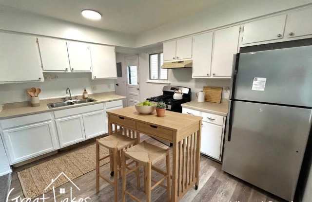 Lovely 3 Bedroom 1 Bathroom now available for rent! Gallery 4
