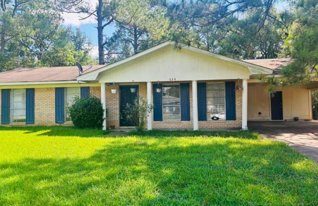 634 Pine Lane Jackson, MS 39212 photos photos