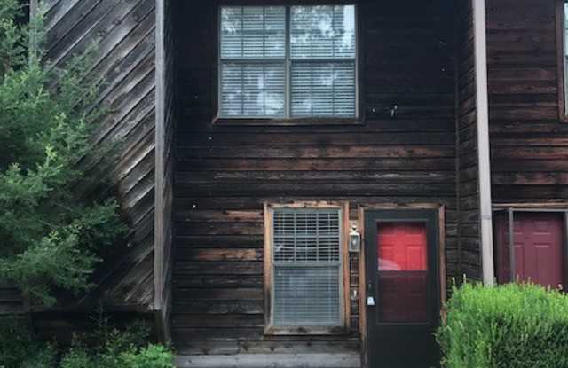 Excellent Town Home Near Campus! photos photos