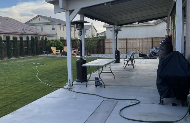 13865 Rosemary Street - 13865 Rosemary Street, Hesperia, CA 92344