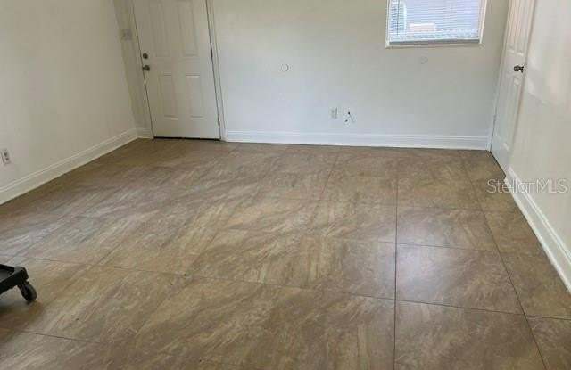 1227 SE 19TH Terrace Gallery 3