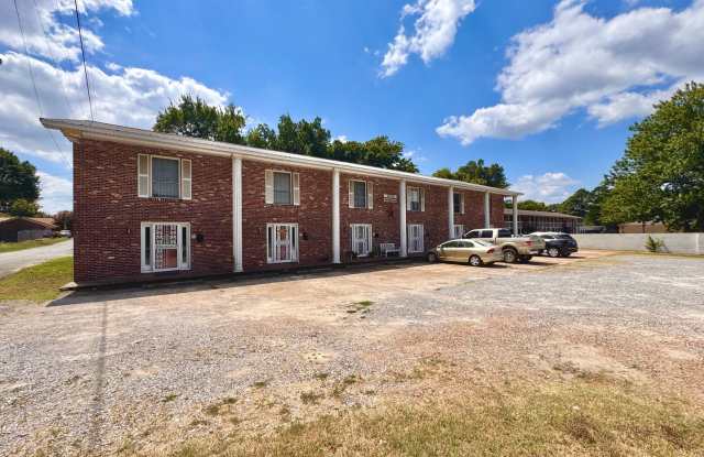 2/1.5 1400sqft Townhouse with Water, Trash, Sewer, Included photos photos