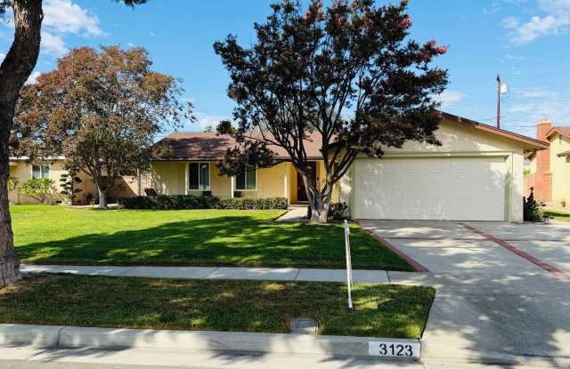 Single Story 4 Bedroom Ranch Style Home in Anaheim! - 3123 West Teranimar Drive, Anaheim, CA 92804