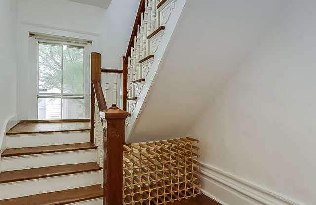 377 South Upper Street - 377 South Upper Street, Lexington, KY 40508