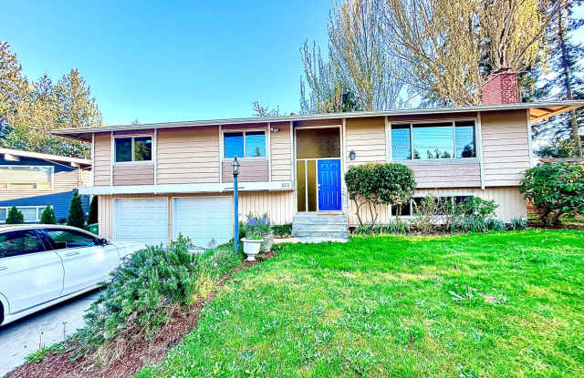 Gorgeous 4-Bd House | Huge Deck, Huge Fenced Yard, & Bonus Room! photos photos