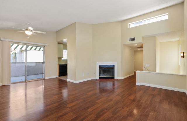Stunning Townhome-Style Living in Meadow Wood Village- 2 bedroom 2 bath Gallery 3