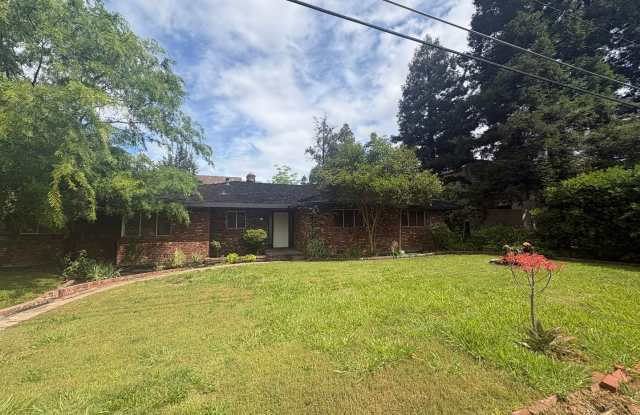 IMMEDIATE MOVE IN! Charming Vintage Sacramento 3 Bed / 1.5 Bath Home with Large Private Yard photos photos