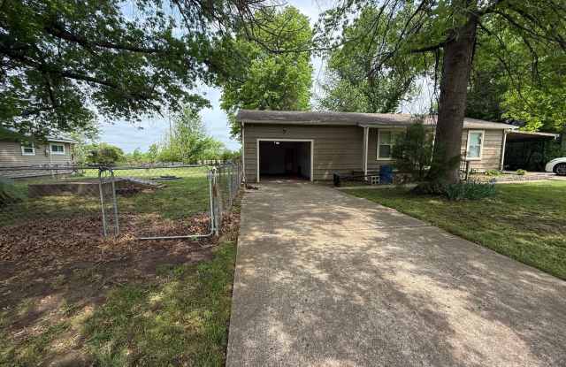 Kellysville 2 bedroom Plenty of Parking, Large fenced yard photos photos Kellysville 2 bedroom Plenty of Parking, Large fenced yard photos photos