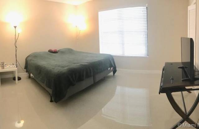 11447 SW 33rd Ln Gallery 3