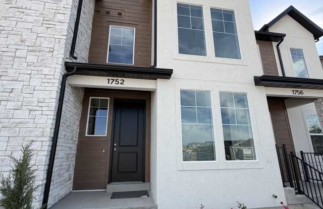 1752 Jadeite Lane Gallery 1