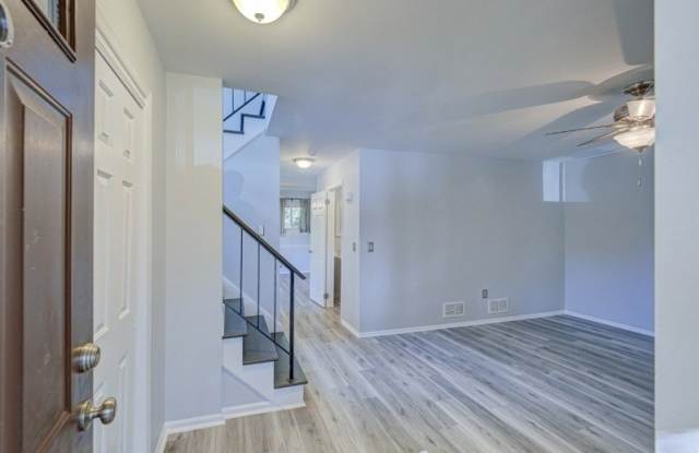 16 Cedar Ct Gallery 2