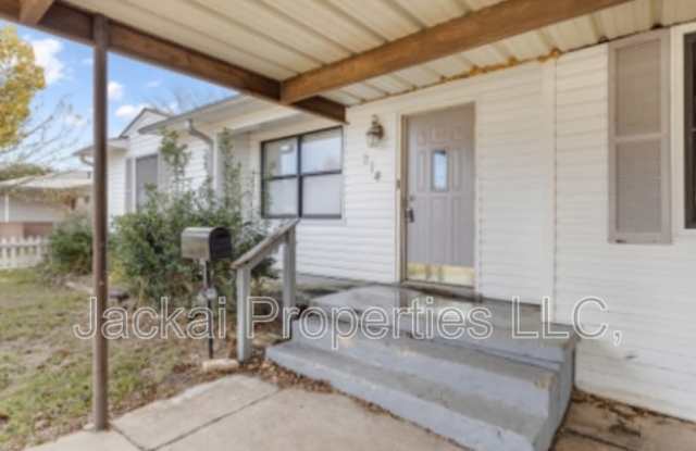 814 East Centennial Street Gallery 2