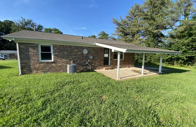 240 Lakeview Dr Gallery 4