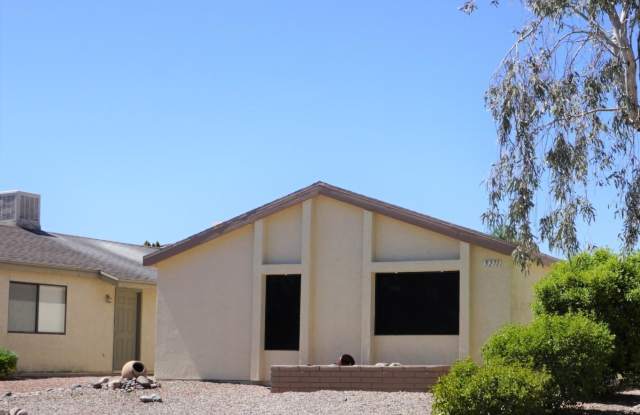5271 DESERT SHADOWS Drive Gallery 2