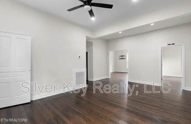 322 Lynn Avenue Gallery 2