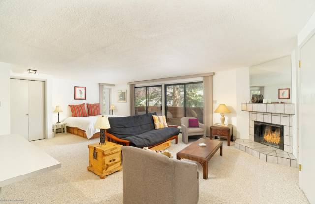 935 E Hopkins Avenue unit: 6 photos photos 935 E Hopkins Avenue unit: 6 photos photos