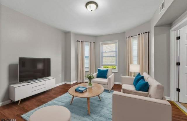 82 S 13th St photos photos