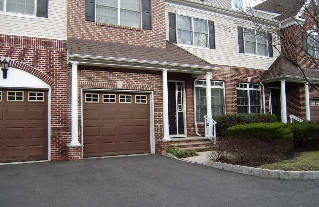 915 PACER Court photos photos