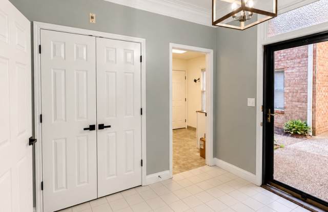 Spacious 2-Bedroom, 2-Bath Condo in Desirable Hurstbourne Ridge – Attached 2-Car Garage & Community Amenities! Gallery 4