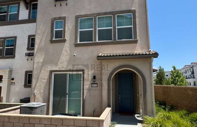 Modern 4-Bedroom Condo with Prime Temecula Location and Resort-Style Amenities photos photos