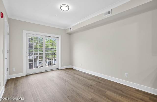 112 Brighton Avenue Gallery 3