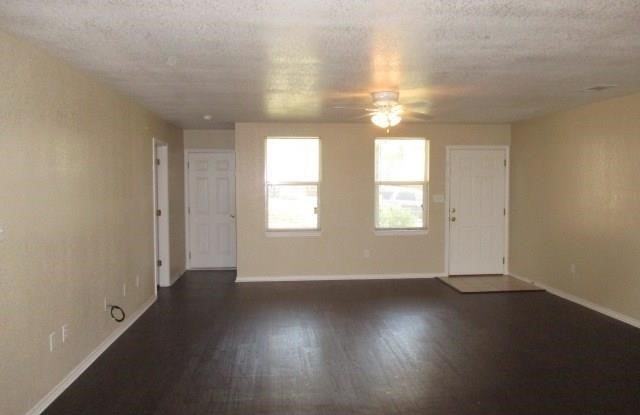 213 Bobbie Ann Court Gallery 4