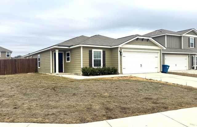 Move-In Ready 4-Bedroom, 2-Bath Home in Luckey Ranch – West SA Gallery 1
