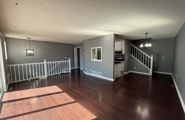 RENT SPECIAL! Updated 2 Bed, 2.5 Bath Apple Valley Townhome photos photos