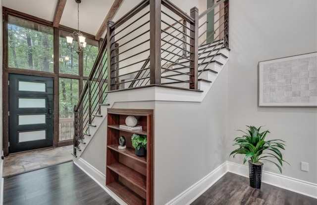 1820 Cedar Cliff Drive SE Gallery 3