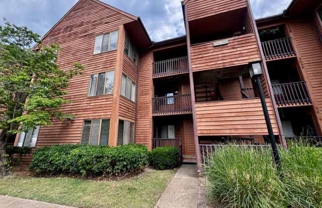 Gorgeous Condo right off Shore Dr, a street over from Beach Access!! Gallery 3