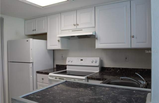 3832 N LAKE Drive Gallery 2