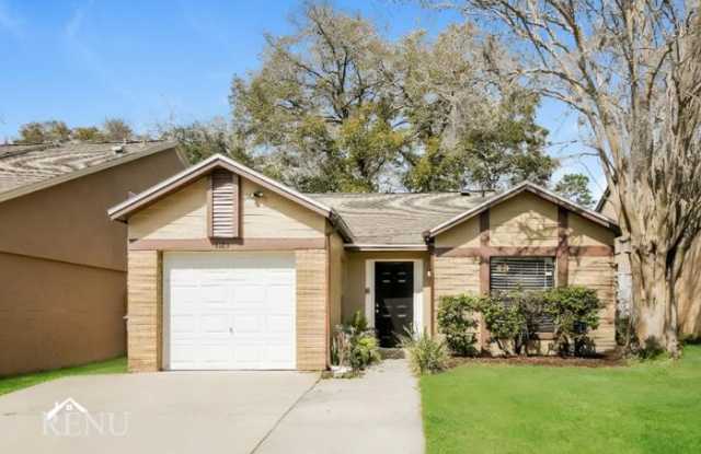 1183 Pin Oak Drive - 1183 Pin Oak Drive, Apopka, FL 32703 1183 Pin Oak Drive - 1183 Pin Oak Drive, Apopka, FL 32703