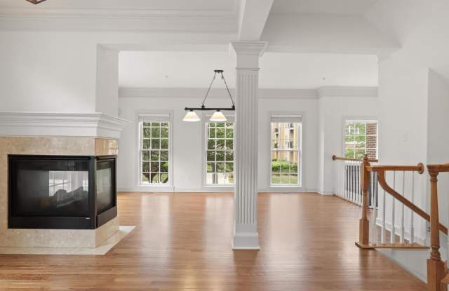 7980 VIGNE Court Gallery 4