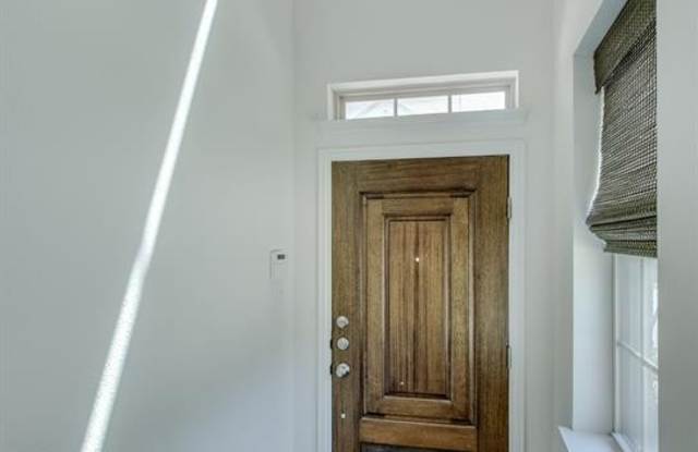 7811 Liverpool Lane Gallery 3