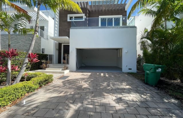 18995 Atlantic Blvd - 18995 Atlantic Boulevard, Sunny Isles Beach, FL 33160