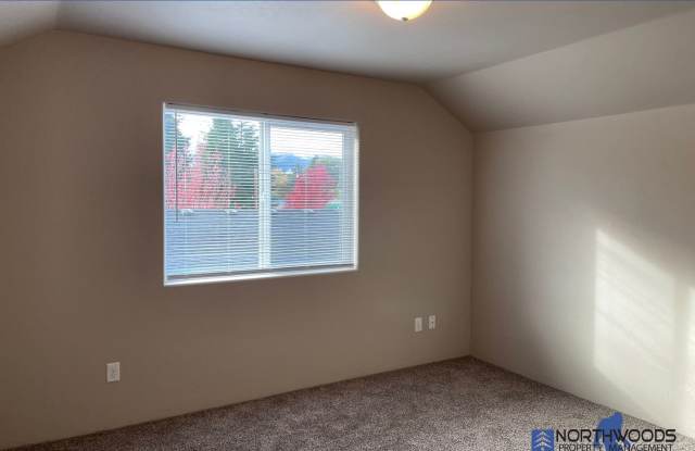 **Move in Special 1/2 Off First Months Rent** Beautiful 3 Bedroom 2.5 Bath 2 Story Home Gallery 1