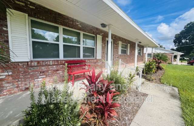 345 South Ilakee Avenue - 345 South Ilakee Avenue, Lake Alfred, FL 33850