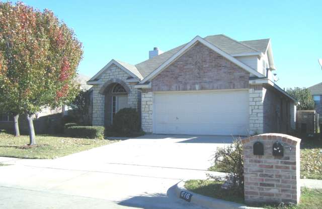616 Fox Run Tr. - 616 Fox Run Trail, Saginaw, TX 76179