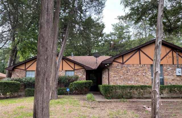 1526 Kingswood Drive Gallery 3