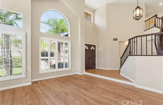 5305 Los Monteros Gallery 1