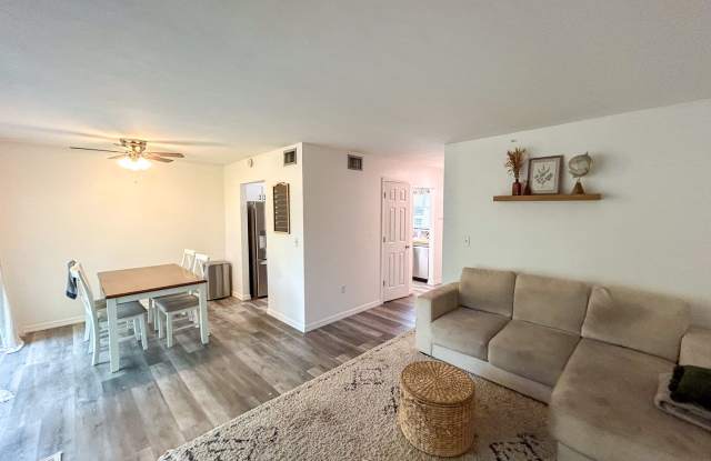 1038 SW 6th Drive Unit A - Pet Friendly! photos photos