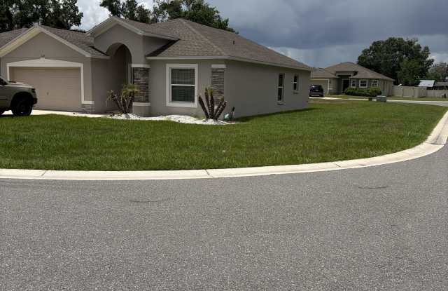 132 Crossing Drive Gallery 1