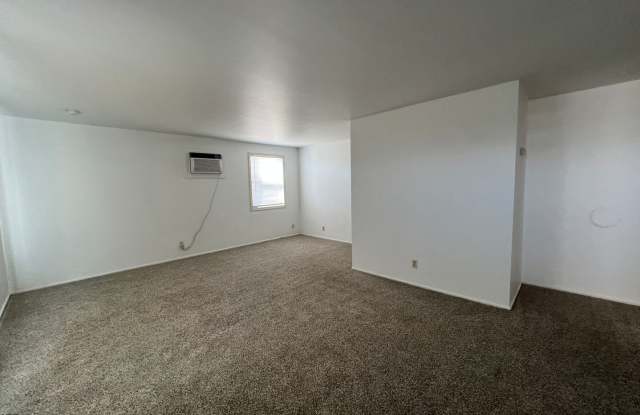 Cozy 2 bedroom 1 bath House! PRICE REDUCED!! Gallery 3