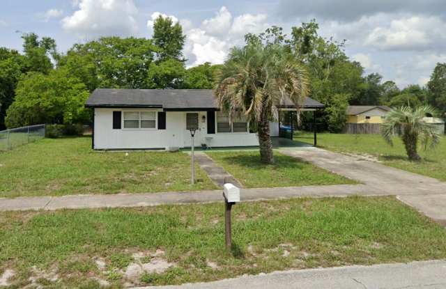 2 Bed 1 Bath | Large Yard | Washer/Dryer Hookups | Central Air | Pet Friendly | Section 8 Welcomed photos photos