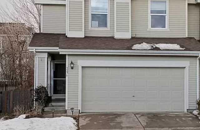 Charming 3 Bed 2 Bath Townhome for Rent in Cherry Creek School District! photos photos