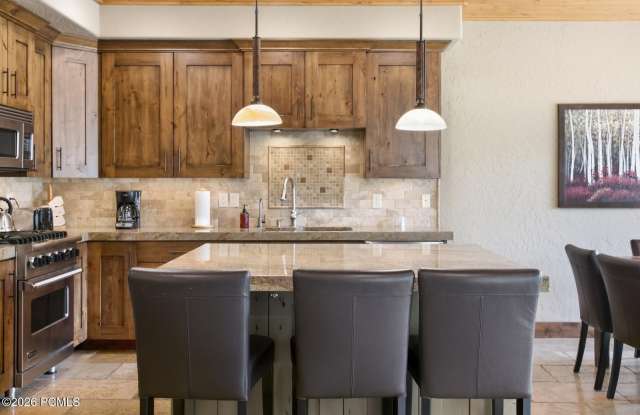 1790 N Deer Valley Drive Gallery 2