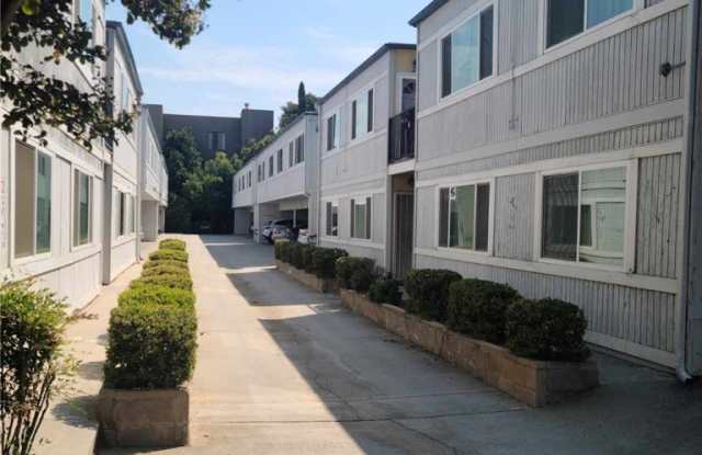 470 S LOS ROBLES Avenue photos photos