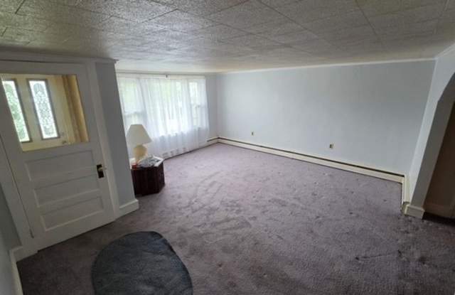3 bedroom 1.5 bathroom Gallery 3