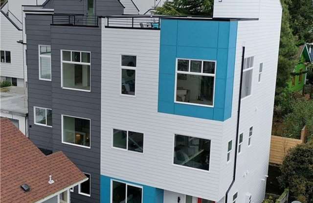 Air-Conditioned Seattle Townhome with Rooftop Deck & Mt. Rainier Views Gallery 4