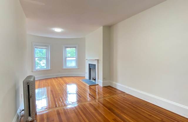 Large 3 bed 2 bath in a prime spot in Allston! photos photos